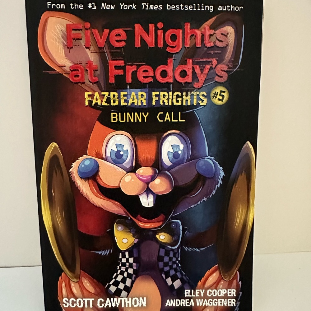 Five Nights at Freddy's Fazbear Frights #5 Book NWT
